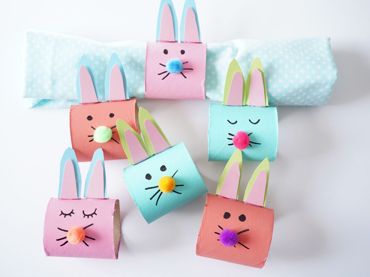 6 diy easter bunny napkin rings made from toilet paper rolls